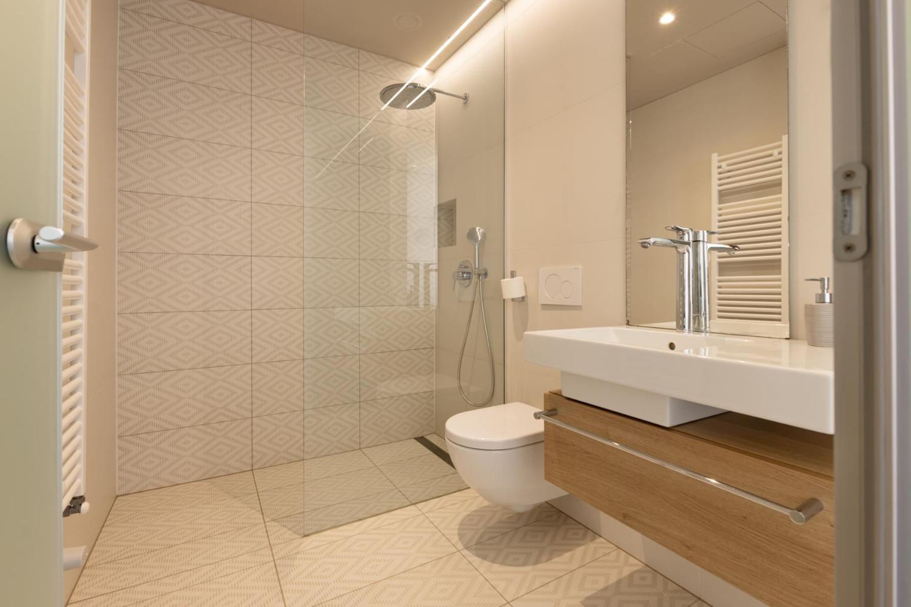 Apartmaji Guerila อายดอฟช์ชีนา ภายนอก รูปภาพ